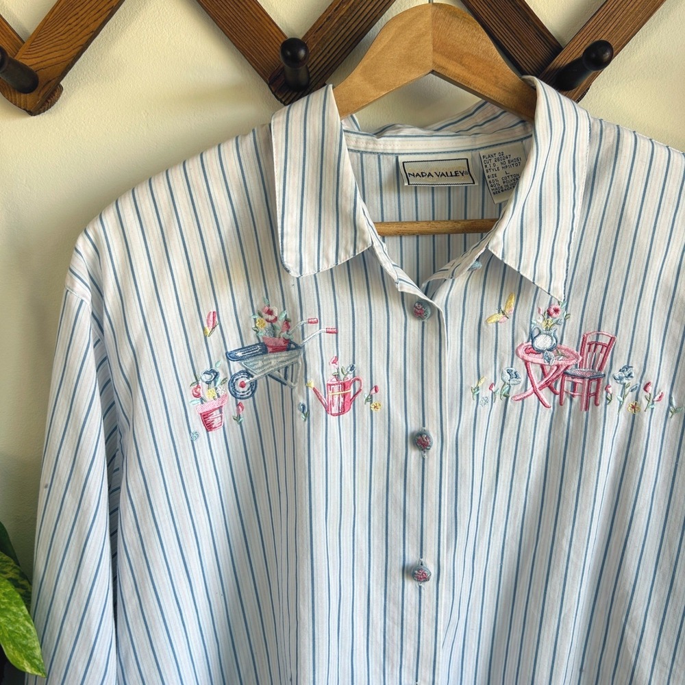 Vintage Napa Valley Garden Embroidered Striped Button Down Shirt Cottagecore